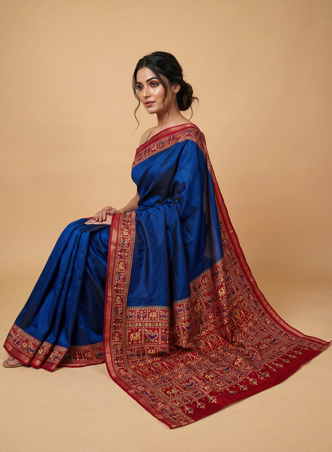 Women's Printed Silk Blend Saree with Unstitched Blouse Piece.