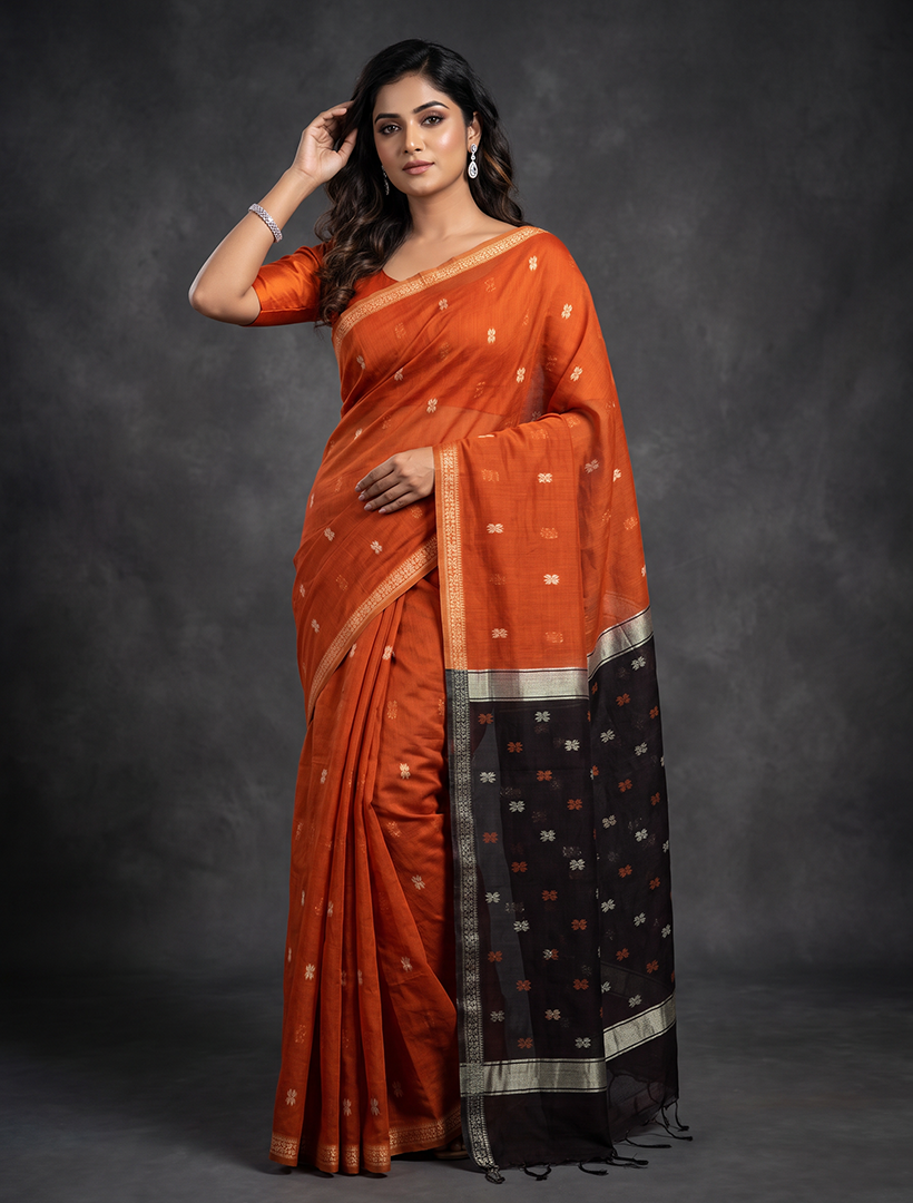 Women's Maheshwari Cotton Blend Woven Zari Saree with Unstitched Blouse Piece.