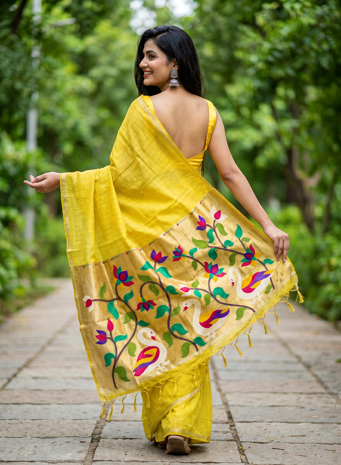 Women's Traditional Zari Cotton Silk Saree with Unstitched Blouse Piece.