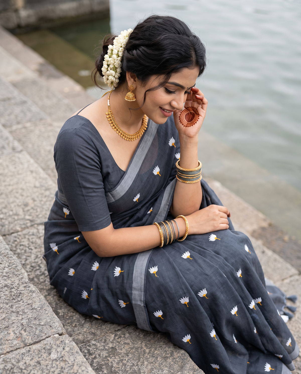 Women's Pure Linen Cotton Floral Embroidered Saree with Unstitched Blouse Piece.