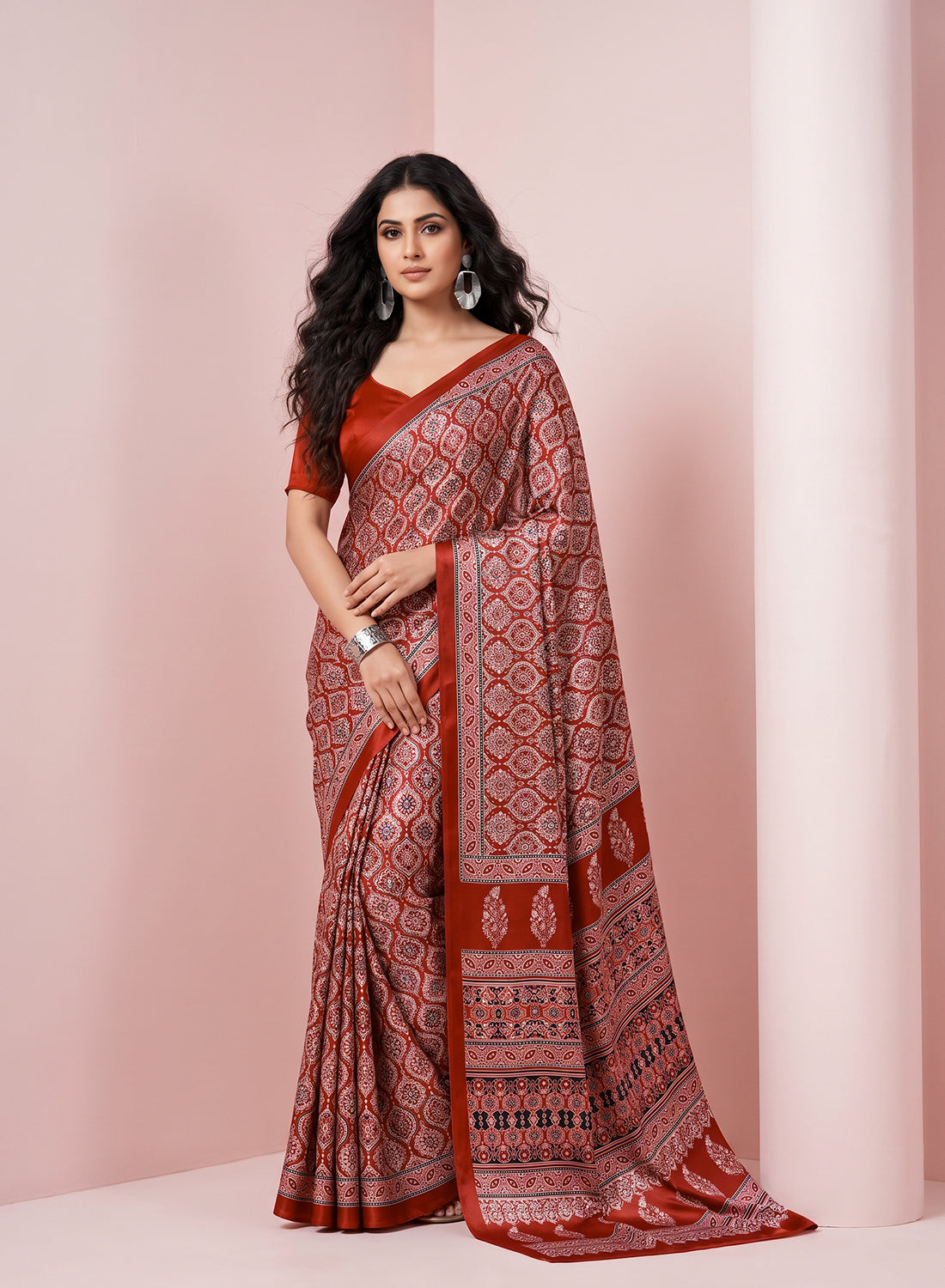 Women's Traditional Floral Block Printed Art Silk Saree with Unstitched Blouse Piece.