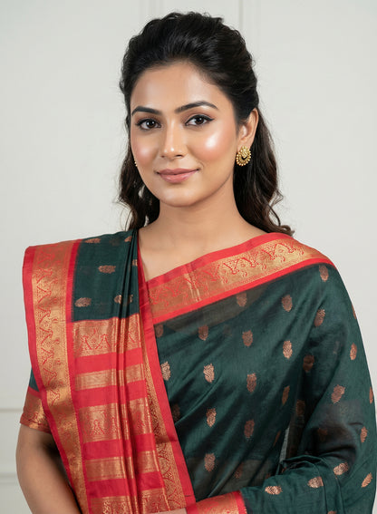 Women's Elegant Banarasi Kanjivaram silk and South Indian Gadwal Silk Cotton Handloom Saree Woven Design Ethnic Wear with Blouse Piece.