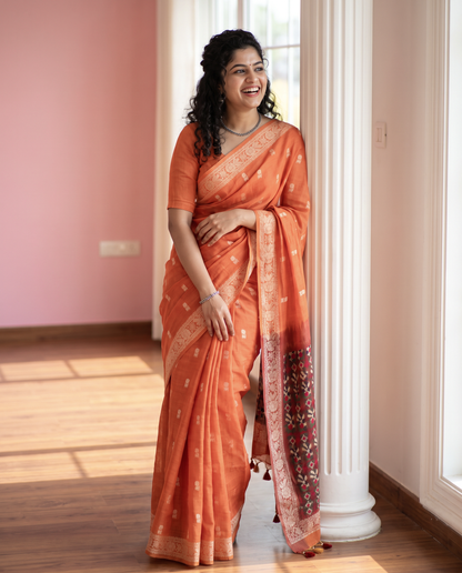 Women's Woven Design Linen Cotton Blend Saree with Unstitched Blouse Piece.