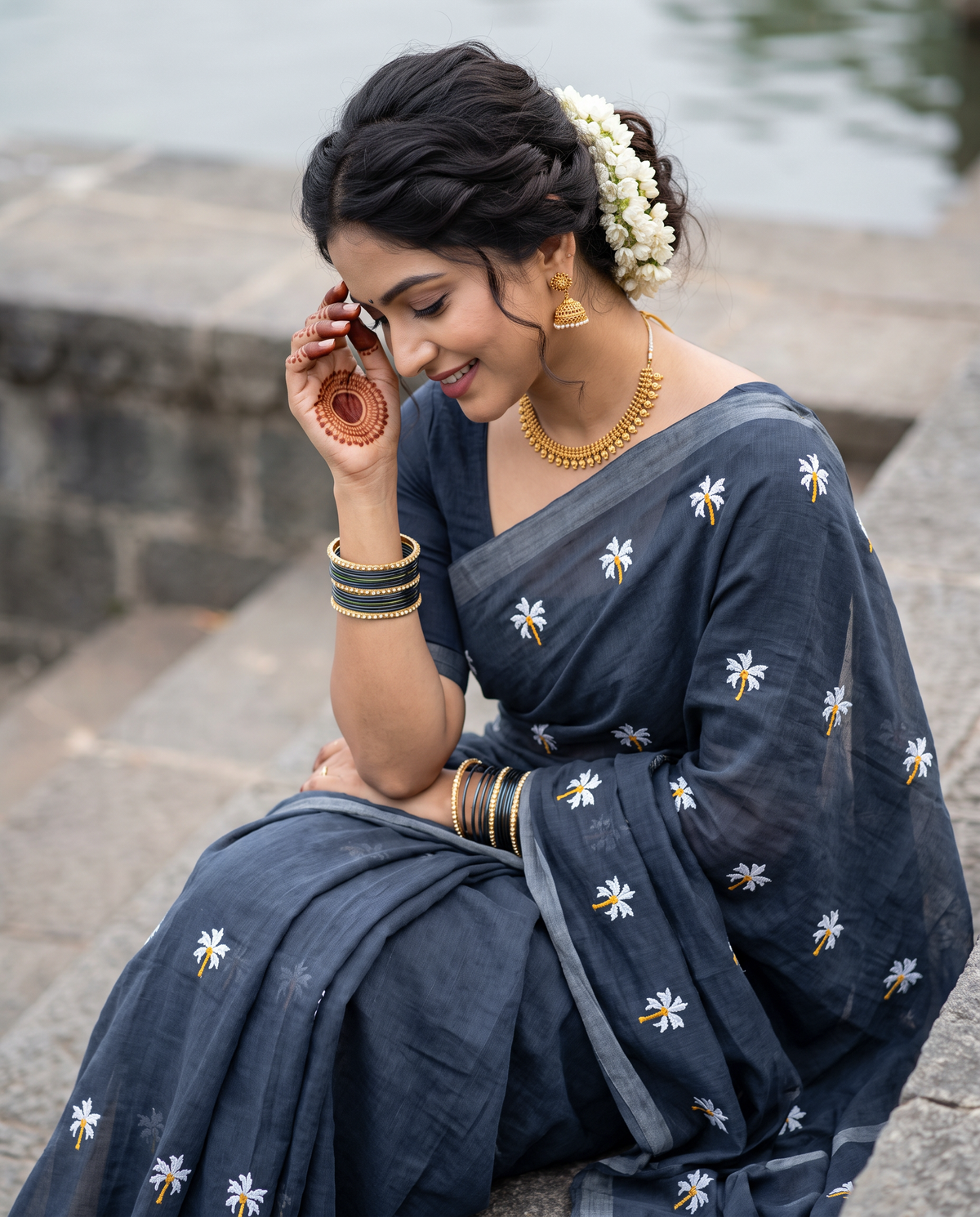 Women's Pure Linen Cotton Floral Embroidered Saree with Unstitched Blouse Piece.