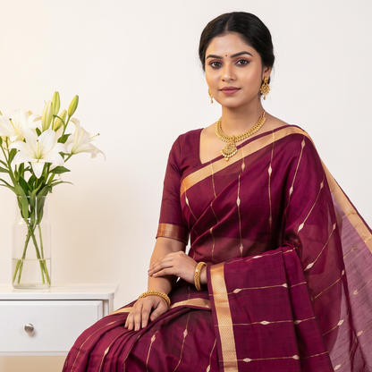 Women's Zari Maheshswari Cotton Blend Zari Woven Saree with Unstitched Blouse Piece.