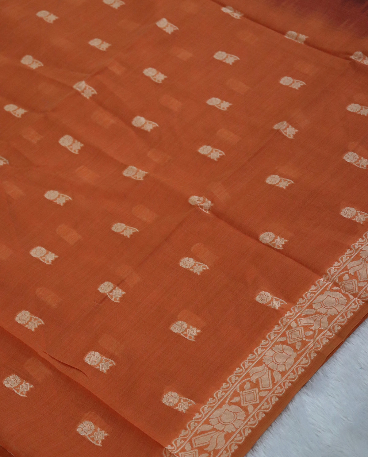 Women's Woven Design Linen Cotton Blend Saree with Unstitched Blouse Piece.
