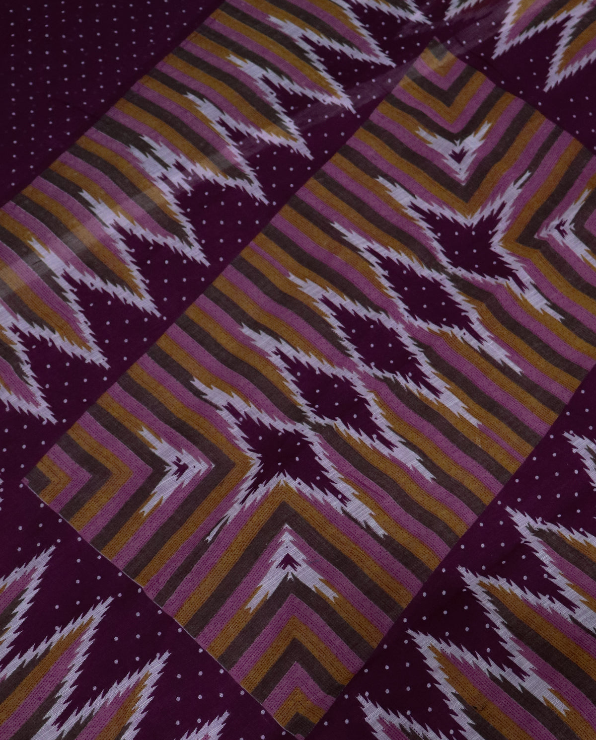Women's Cotton Blend Ikat Print Saree with Unstitched Blouse Piece.