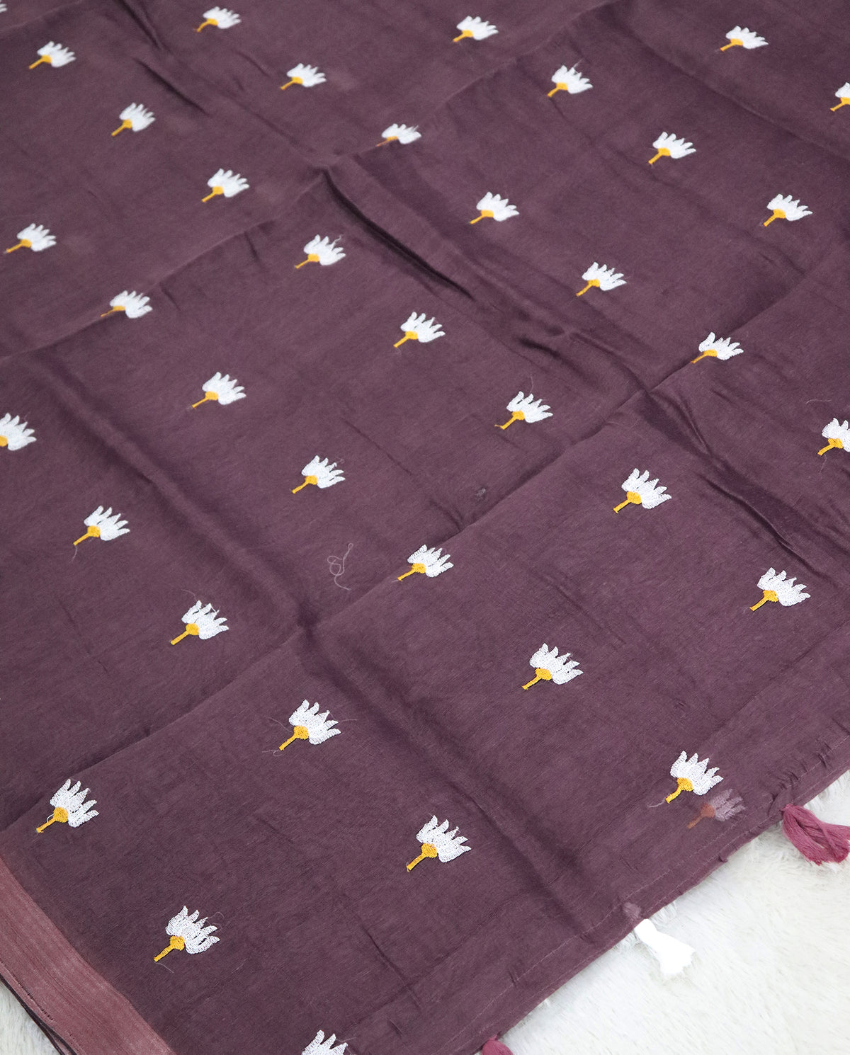 Women's Pure Linen Cotton Floral Embroidered Saree with Unstitched Blouse Piece.