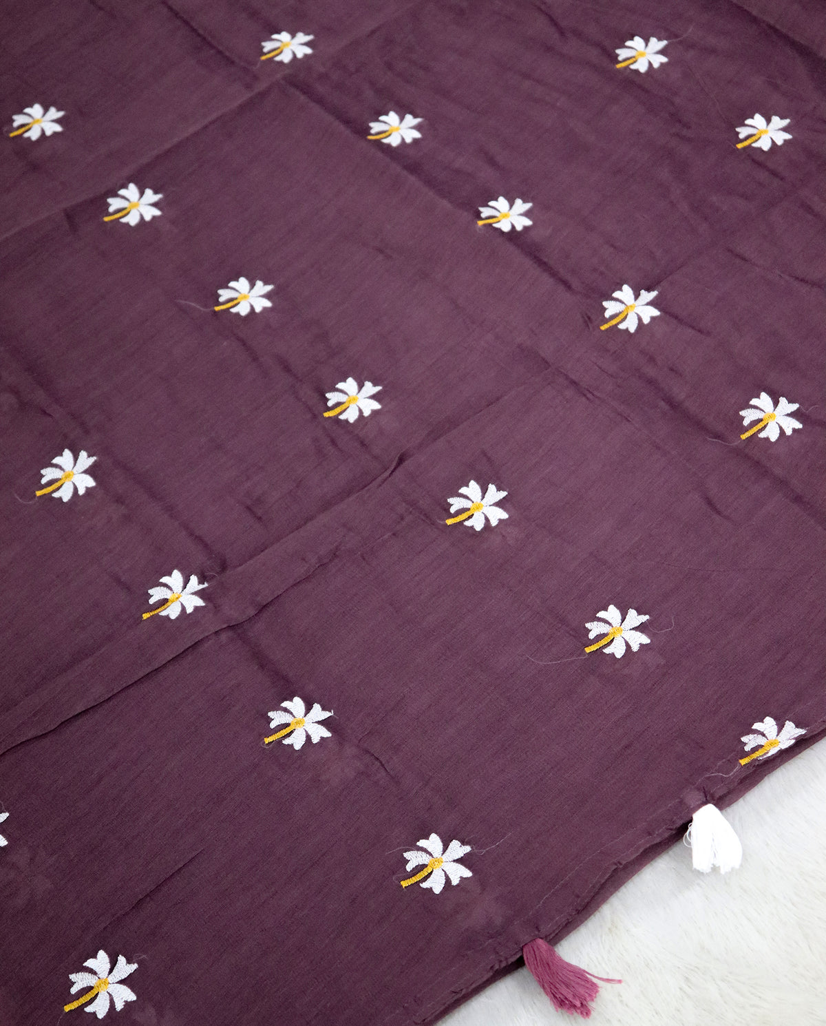 Women's Pure Linen Cotton Floral Embroidered Saree with Unstitched Blouse Piece.