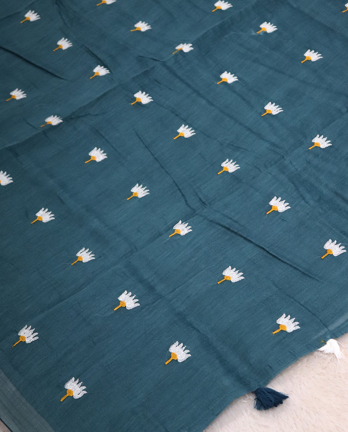 Women's Pure Linen Cotton Floral Embroidered Saree with Unstitched Blouse Piece.