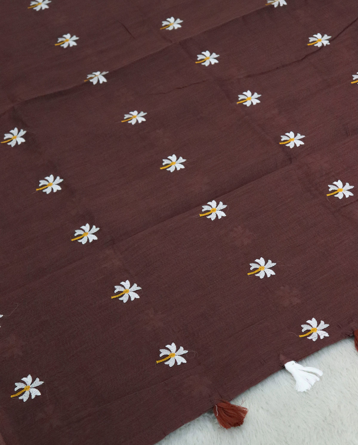 Women's Pure Linen Cotton Floral Embroidered Saree with Unstitched Blouse Piece.
