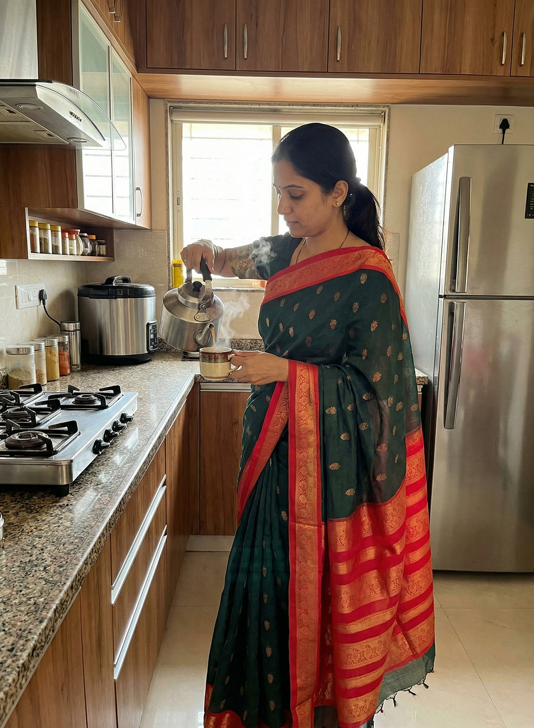 Women's Elegant Banarasi Kanjivaram silk and South Indian Gadwal Silk Cotton Handloom Saree Woven Design Ethnic Wear with Blouse Piece.