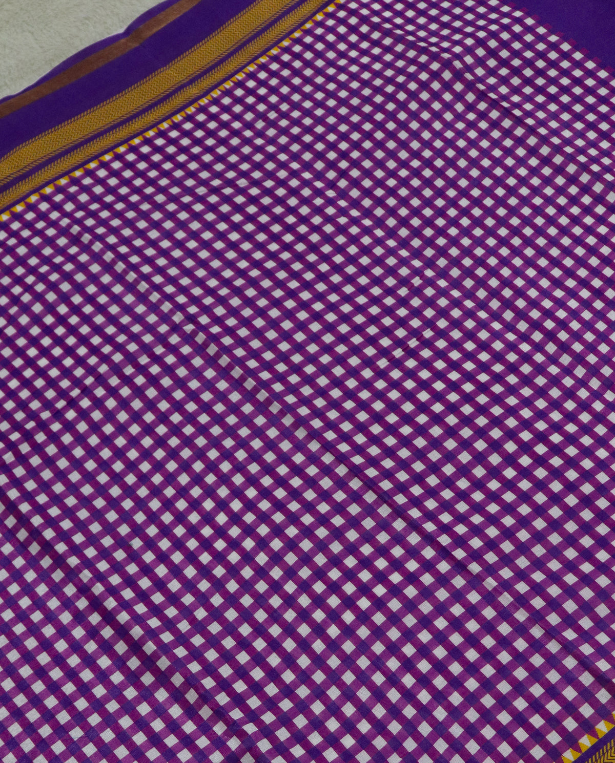 Women's Synthetic Silk Blend Checked Saree with Contrast Border & Unstitched Blouse Piece.