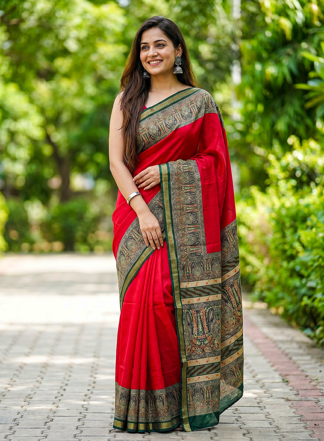 Women's Printed Silk Blend Saree with Unstitched Blouse Piece.