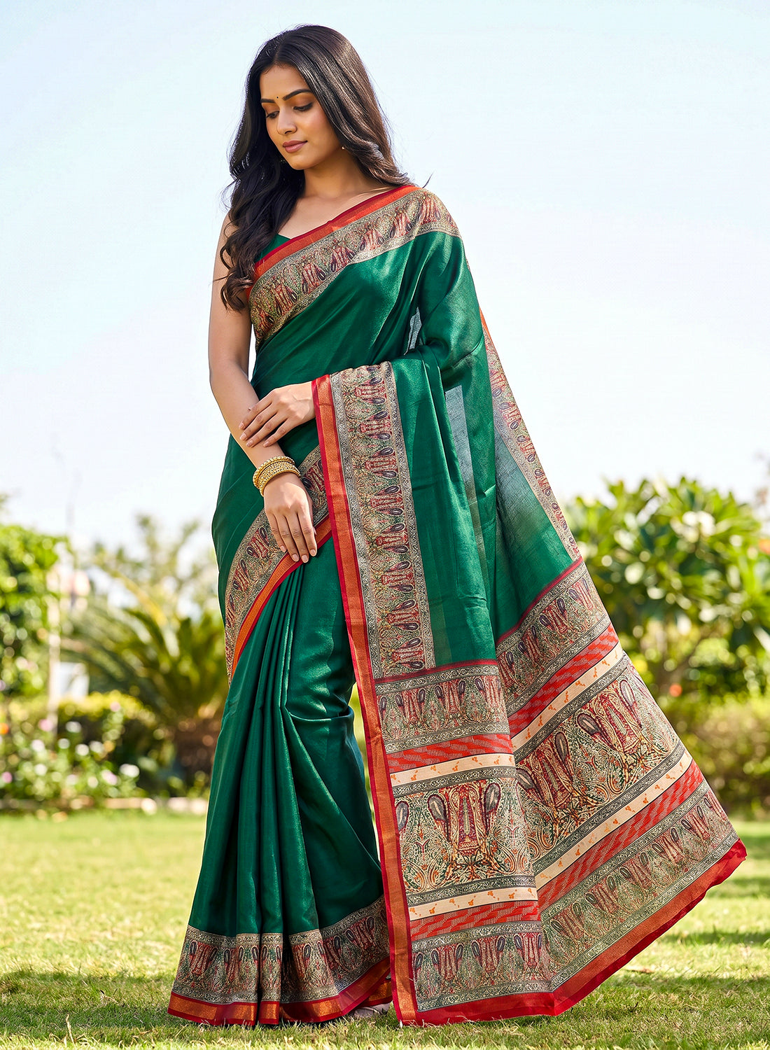 Women's Printed Silk Blend Saree with Unstitched Blouse Piece.