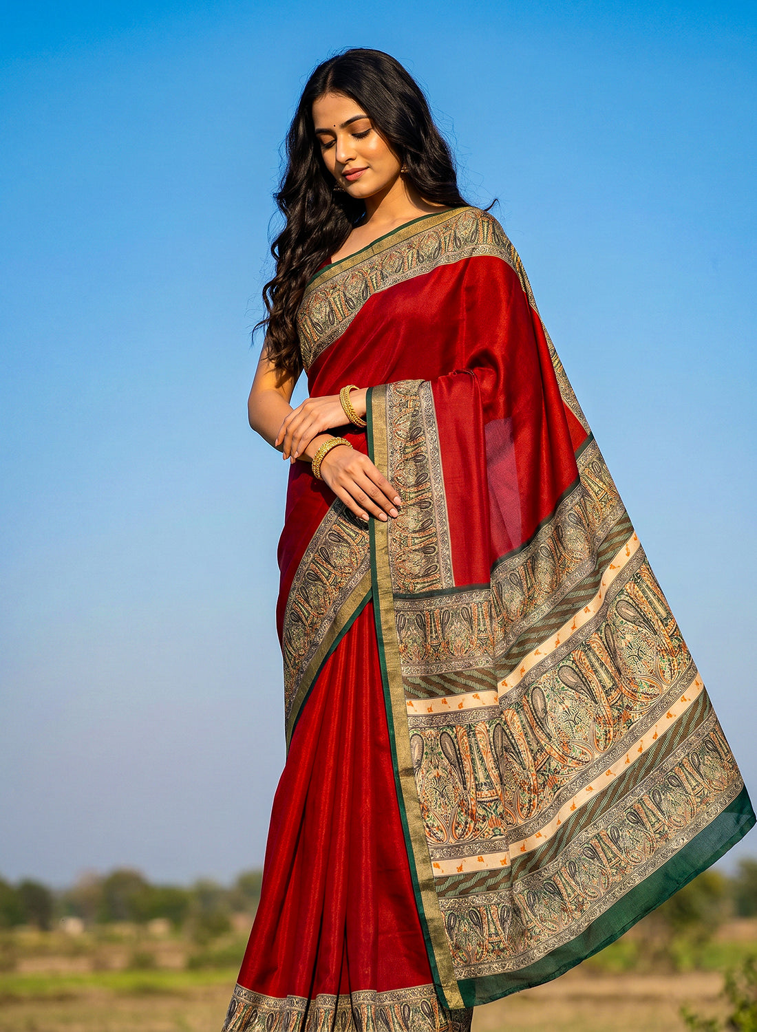 Women's Printed Silk Blend Saree with Unstitched Blouse Piece.