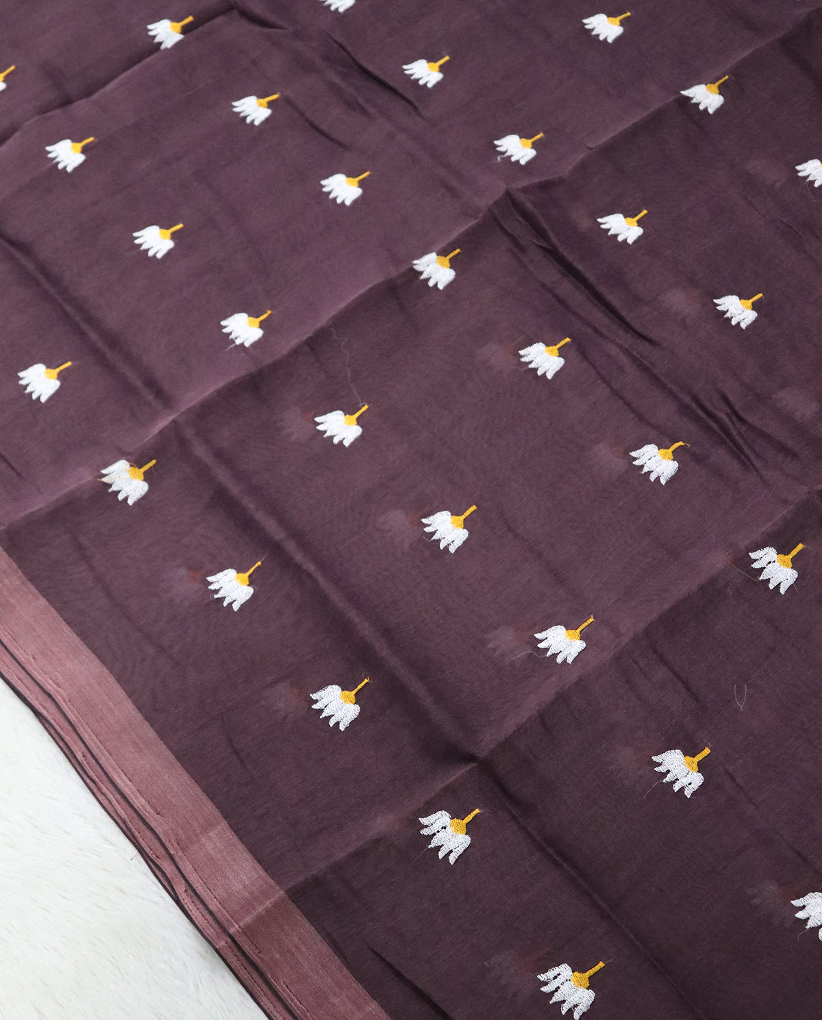 Women's Pure Linen Cotton Floral Embroidered Saree with Unstitched Blouse Piece.