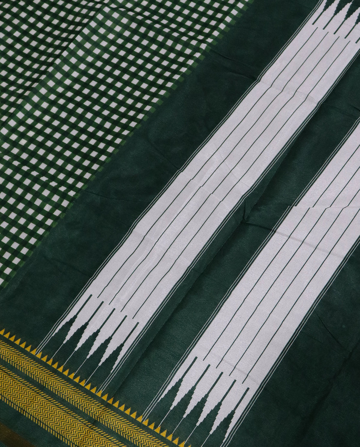 Women's Synthetic Silk Blend Checked Saree with Contrast Border & Unstitched Blouse Piece.