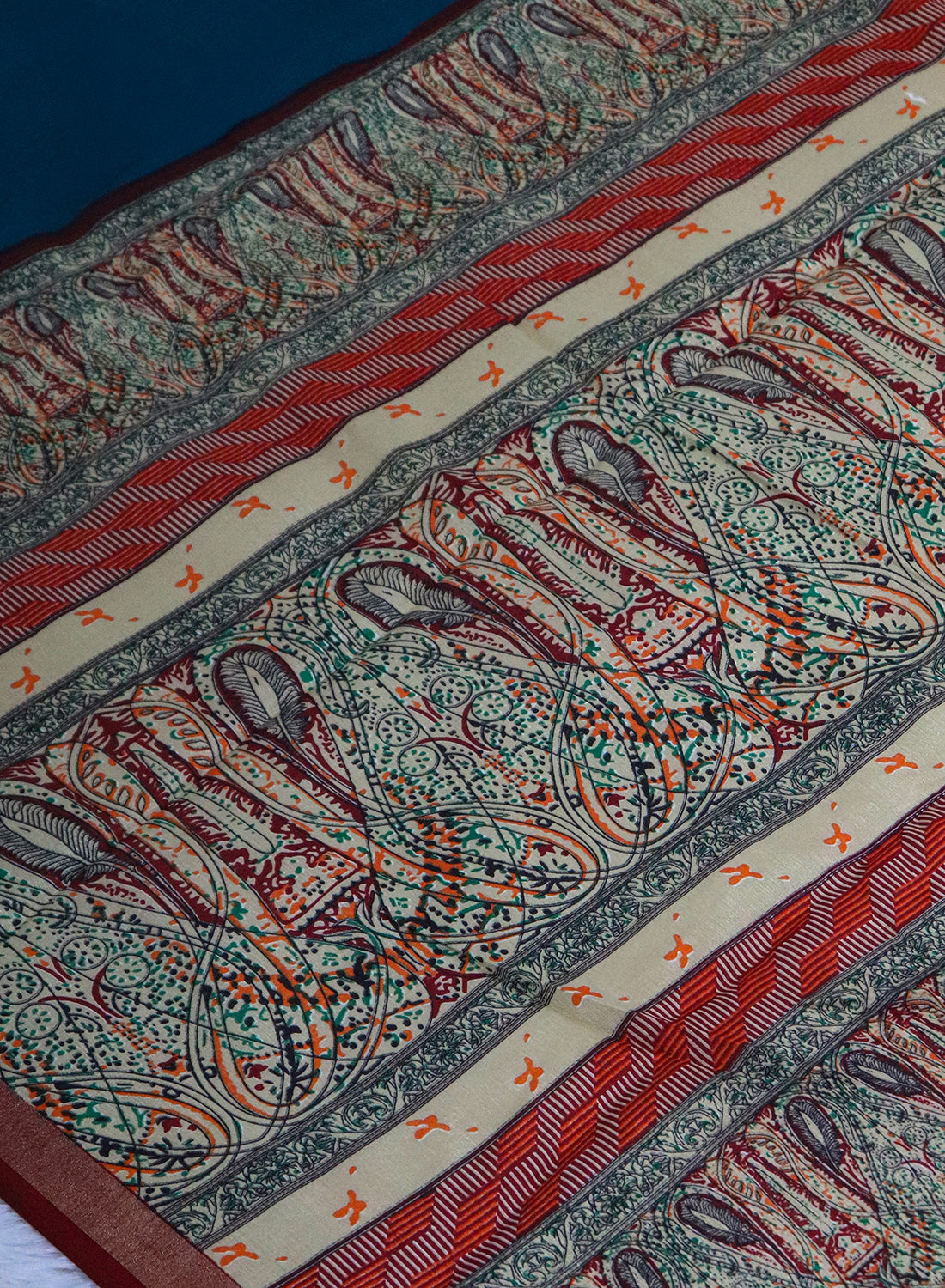 Women's Printed Silk Blend Saree with Unstitched Blouse Piece.