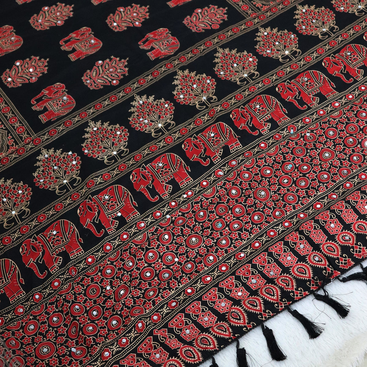 Shri Hari Sarees Women's Ethnic Ajrakh Mirror Printed Art Silk Saree with Unstitched Blouse Piece.
