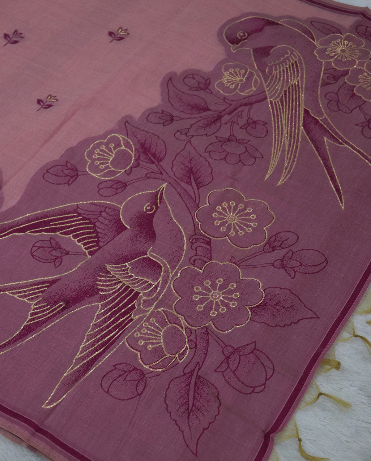Women's Pure Linen Cotton Floral Embroidered Saree with Unstitched Blouse Piece.