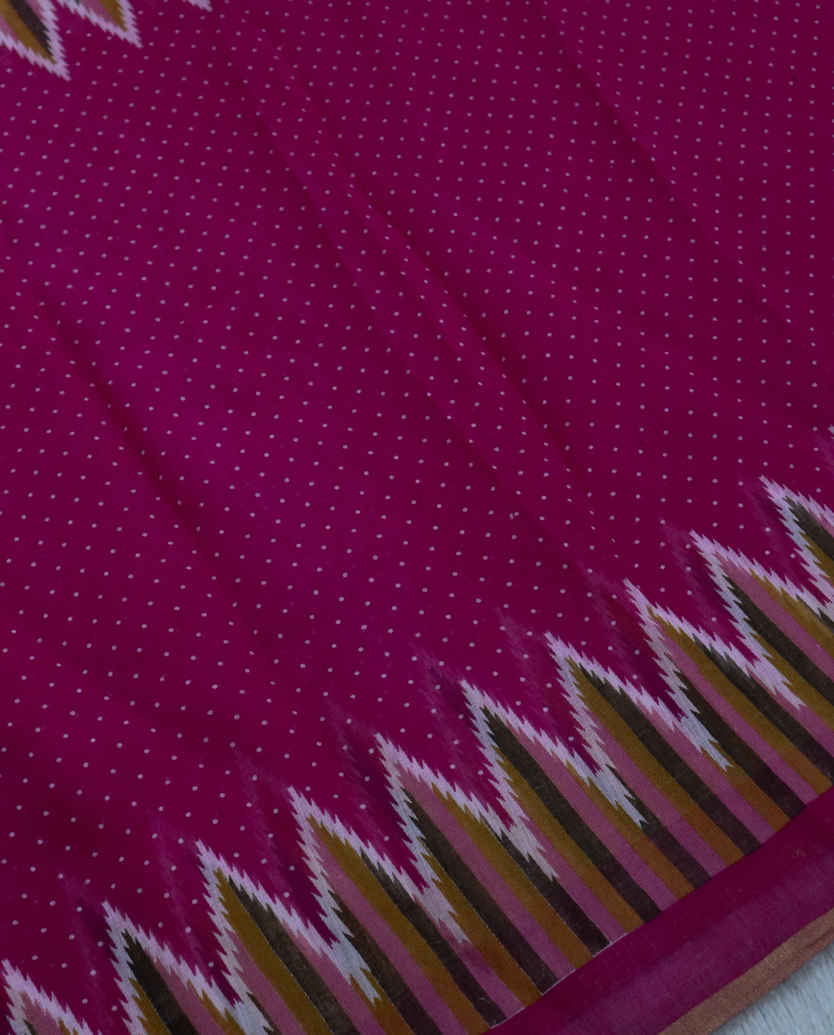Women's Cotton Blend Ikat Print Saree with Unstitched Blouse Piece.