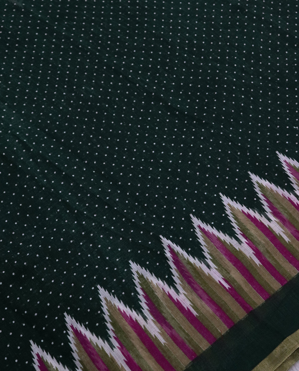 Women's Cotton Blend Ikat Print Saree with Unstitched Blouse Piece.