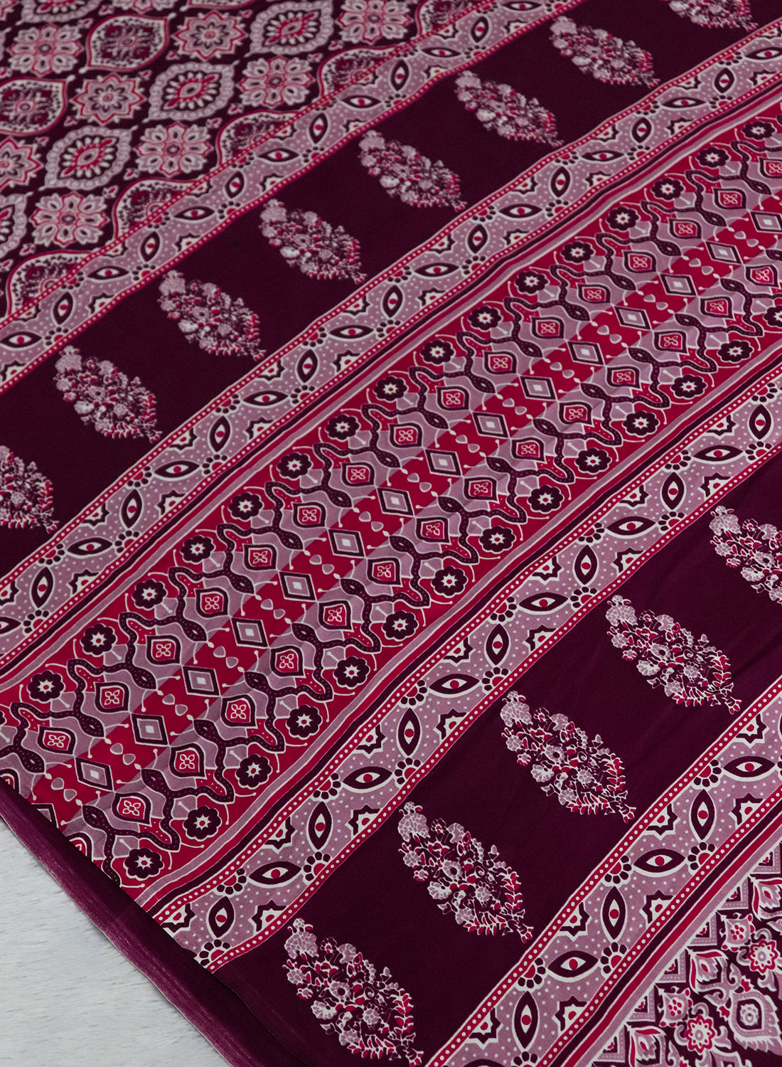 Women's Traditional Floral Block Printed Art Silk Saree with Unstitched Blouse Piece.
