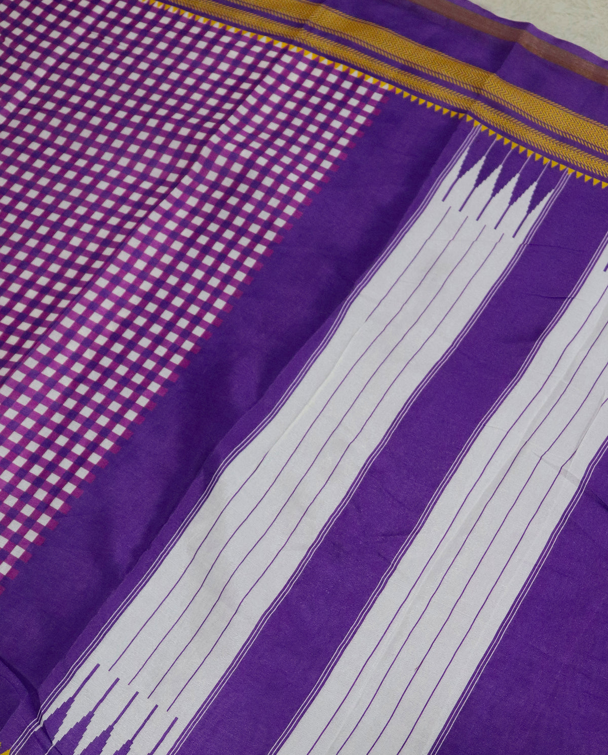Women's Synthetic Silk Blend Checked Saree with Contrast Border & Unstitched Blouse Piece.