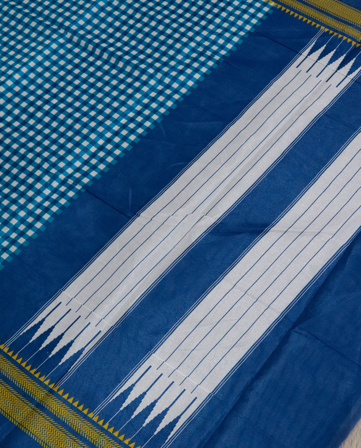 Women's Synthetic Silk Blend Checked Saree with Contrast Border & Unstitched Blouse Piece.