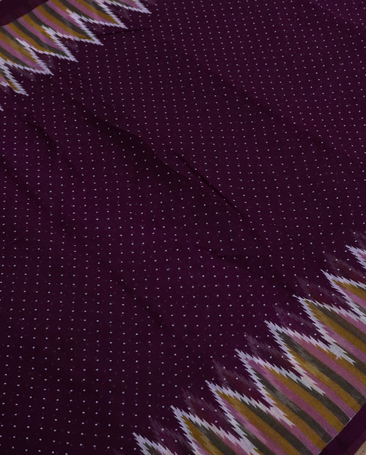 Women's Cotton Blend Ikat Print Saree with Unstitched Blouse Piece.