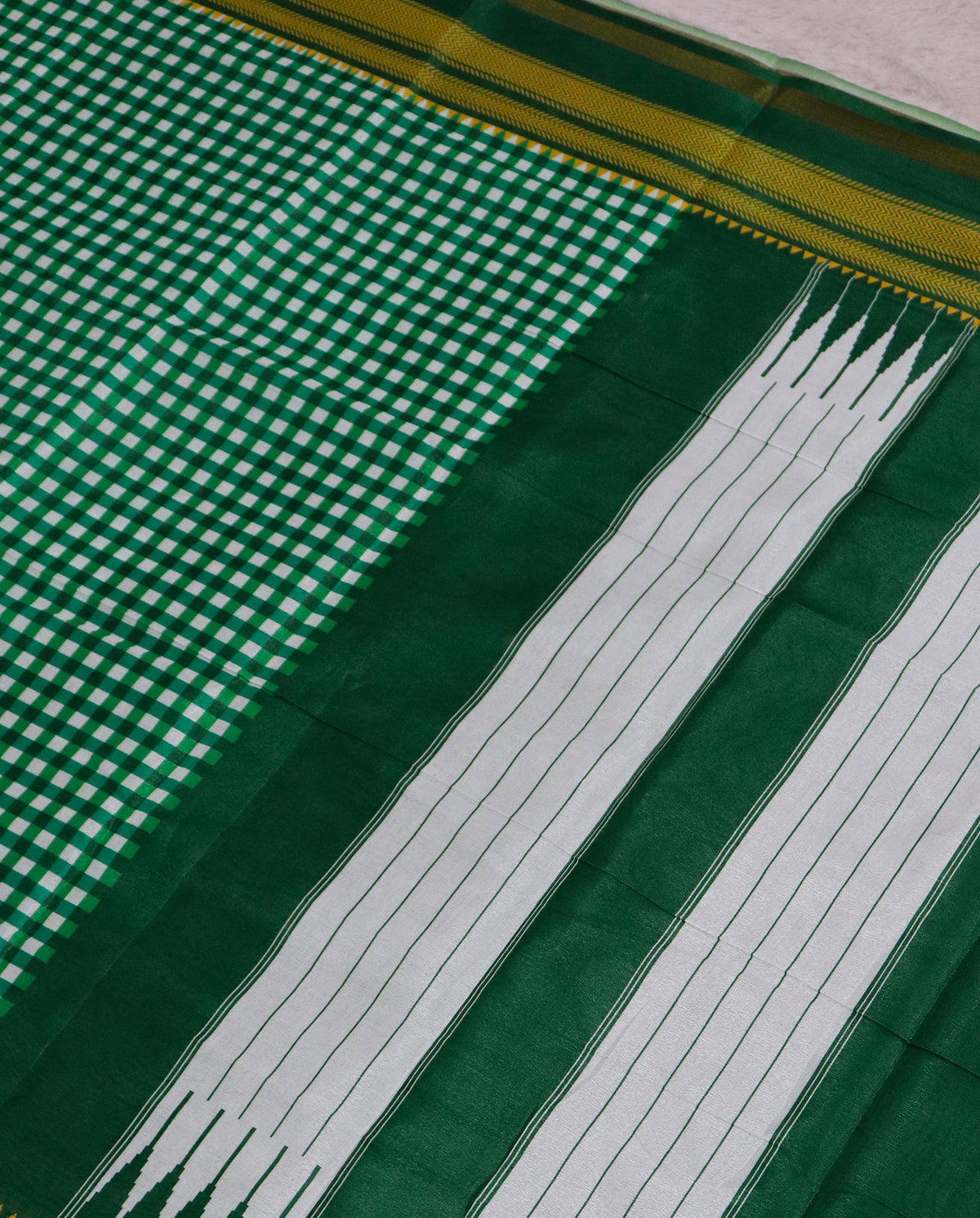 Women's Synthetic Silk Blend Checked Saree with Contrast Border & Unstitched Blouse Piece.