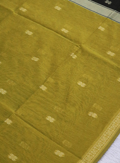 Women's Maheshwari Cotton Blend Woven Zari Saree with Unstitched Blouse Piece.