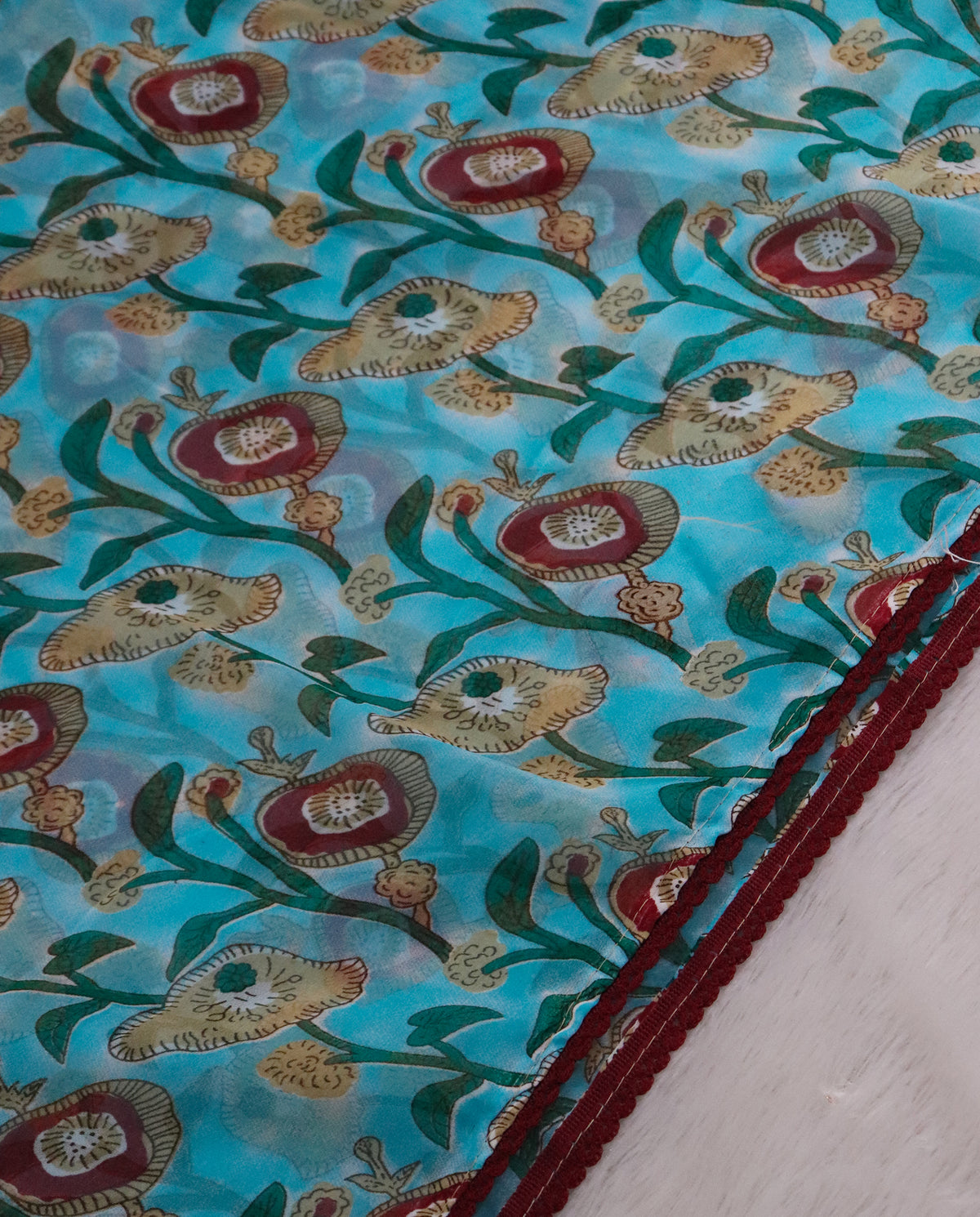 Women's Floral Print Chiffon Saree with Unstitched Blouse Piece.