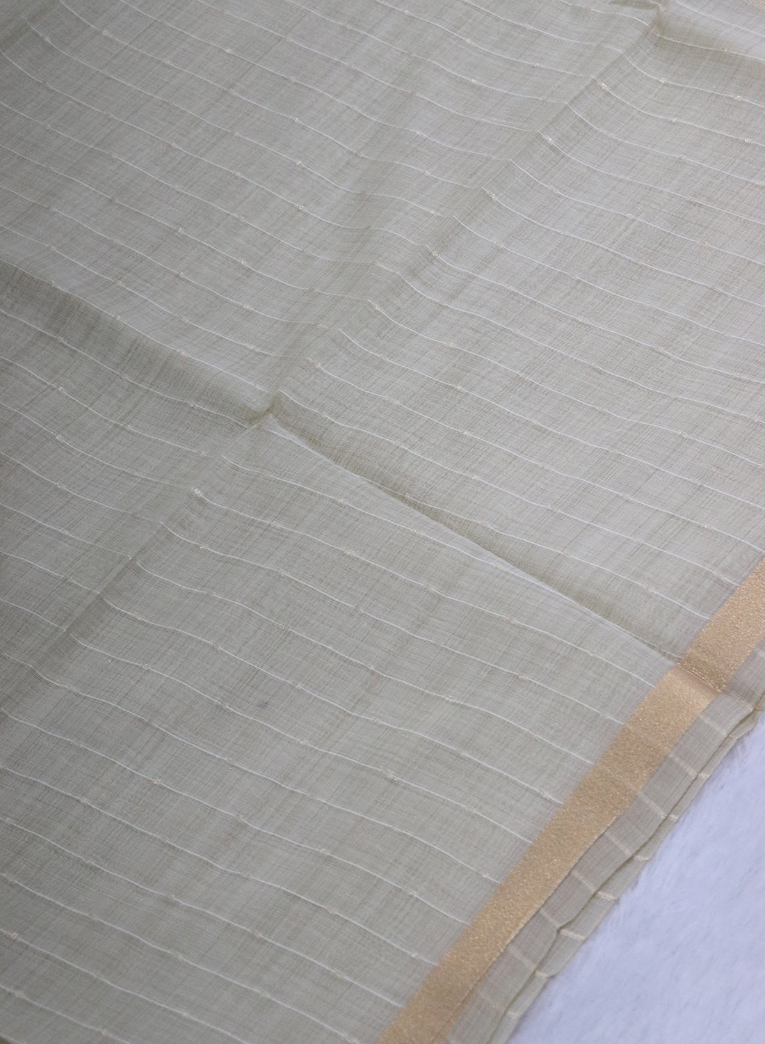 Women's Traditional Floral Paithani Cotton Silk Saree with Unstitched Blouse Piece.