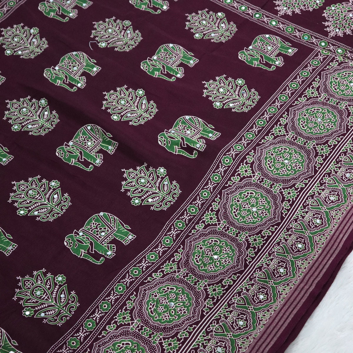 Shri Hari Sarees Women's Ethnic Ajrakh Mirror Printed Art Silk Saree with Unstitched Blouse Piece.