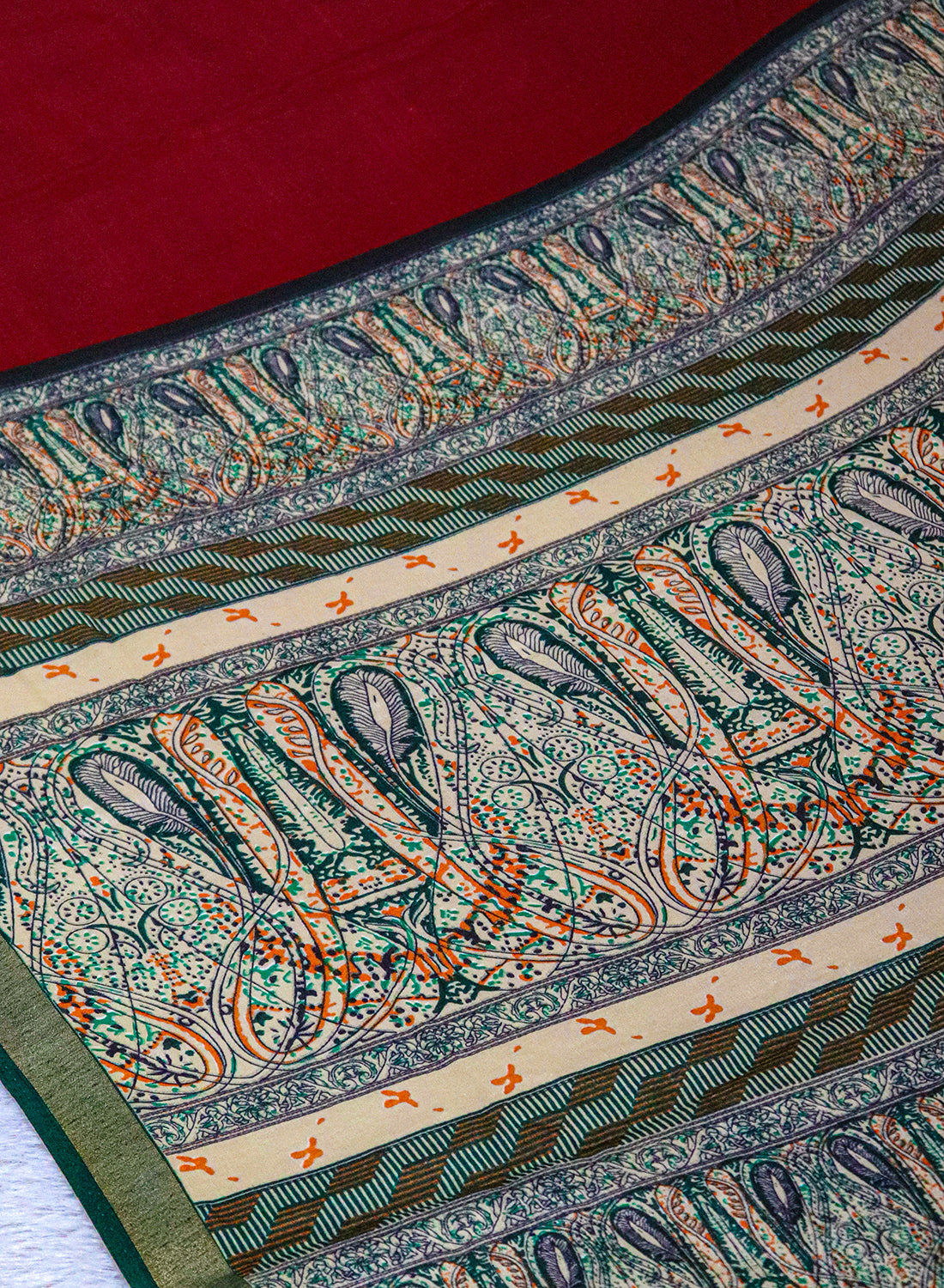 Women's Printed Silk Blend Saree with Unstitched Blouse Piece.