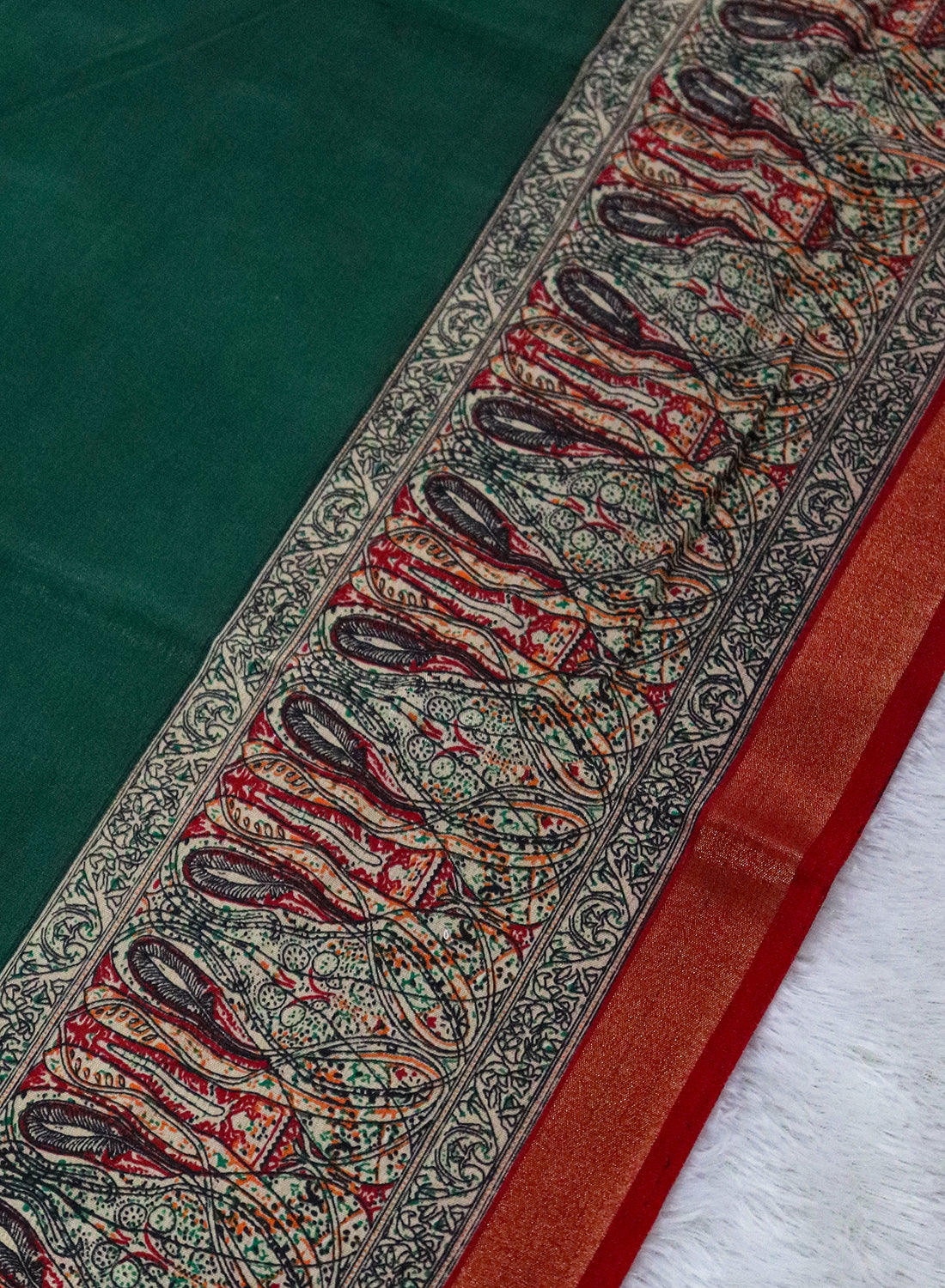 Women's Printed Silk Blend Saree with Unstitched Blouse Piece.