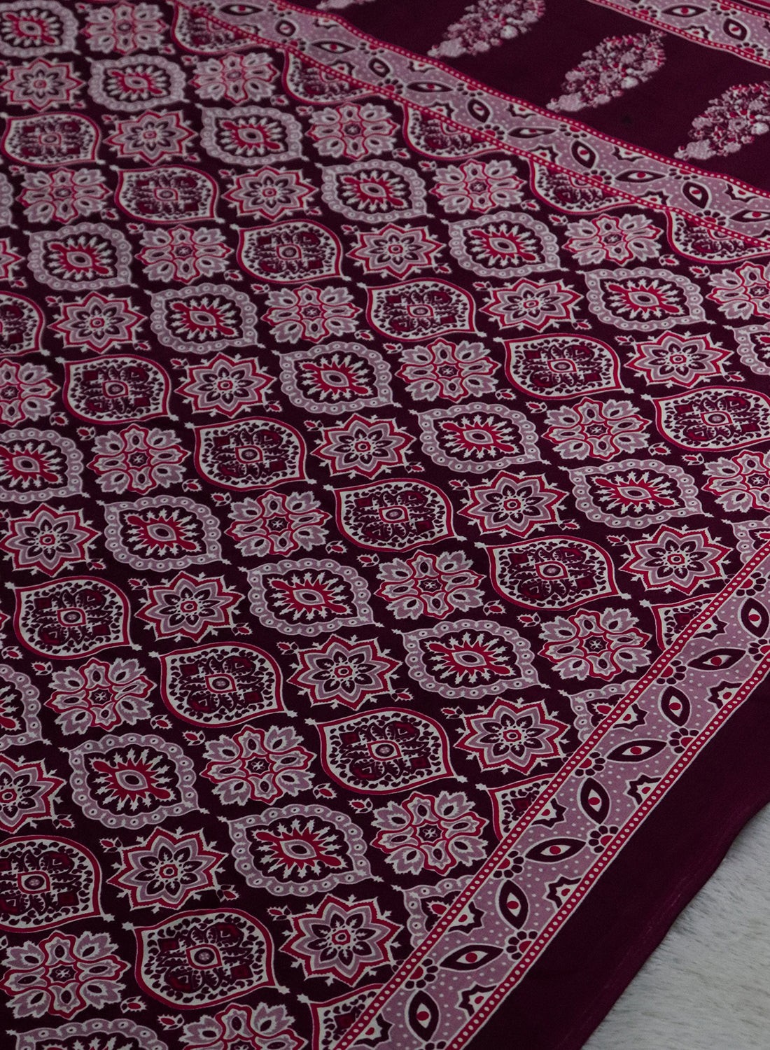 Women's Traditional Floral Block Printed Art Silk Saree with Unstitched Blouse Piece.