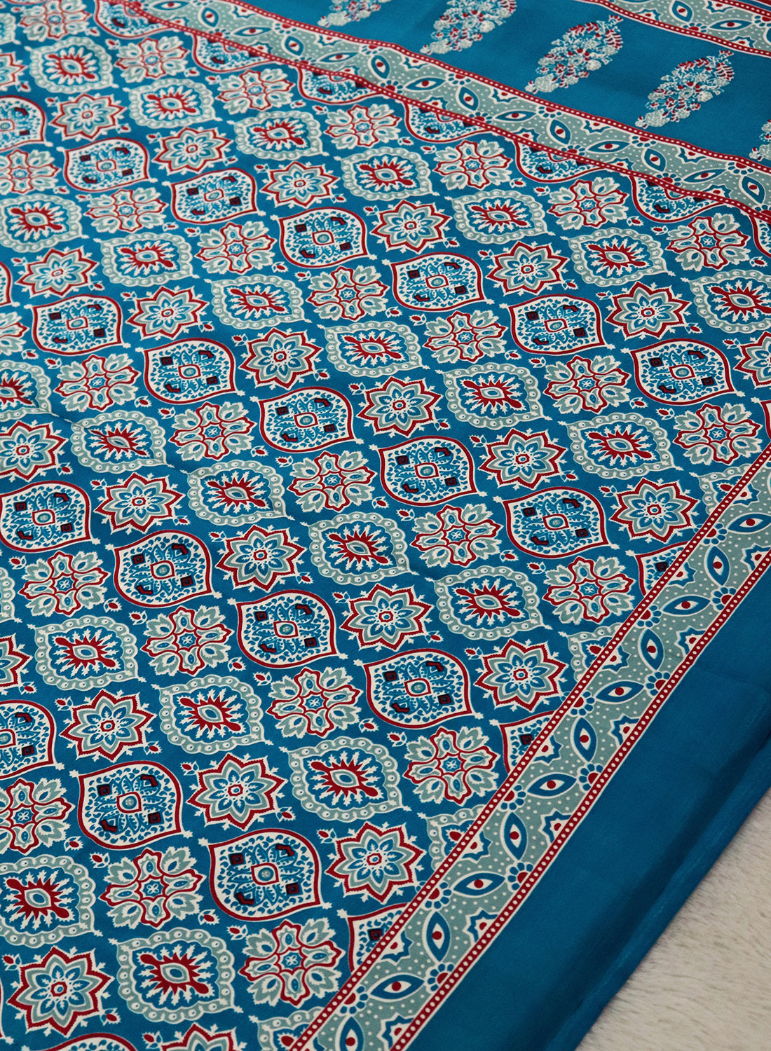 Women's Traditional Floral Block Printed Art Silk Saree with Unstitched Blouse Piece.
