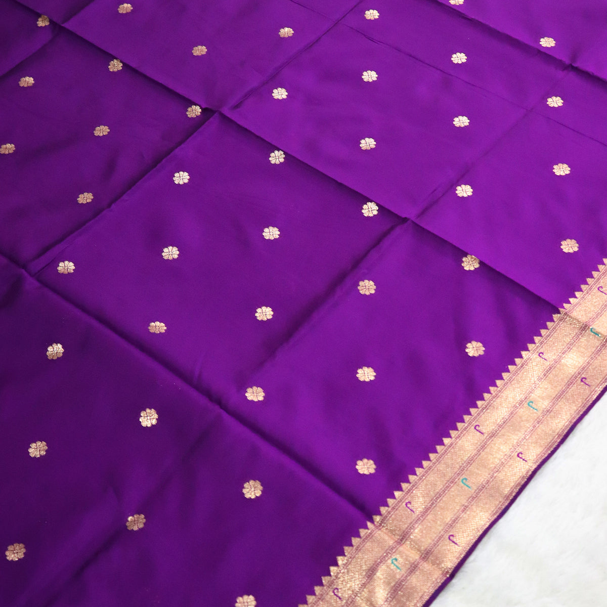Banarasi Soft Silk Saree Festive Woven Jacquard Zari Border Sarees with Unstitched Blouse Piece.