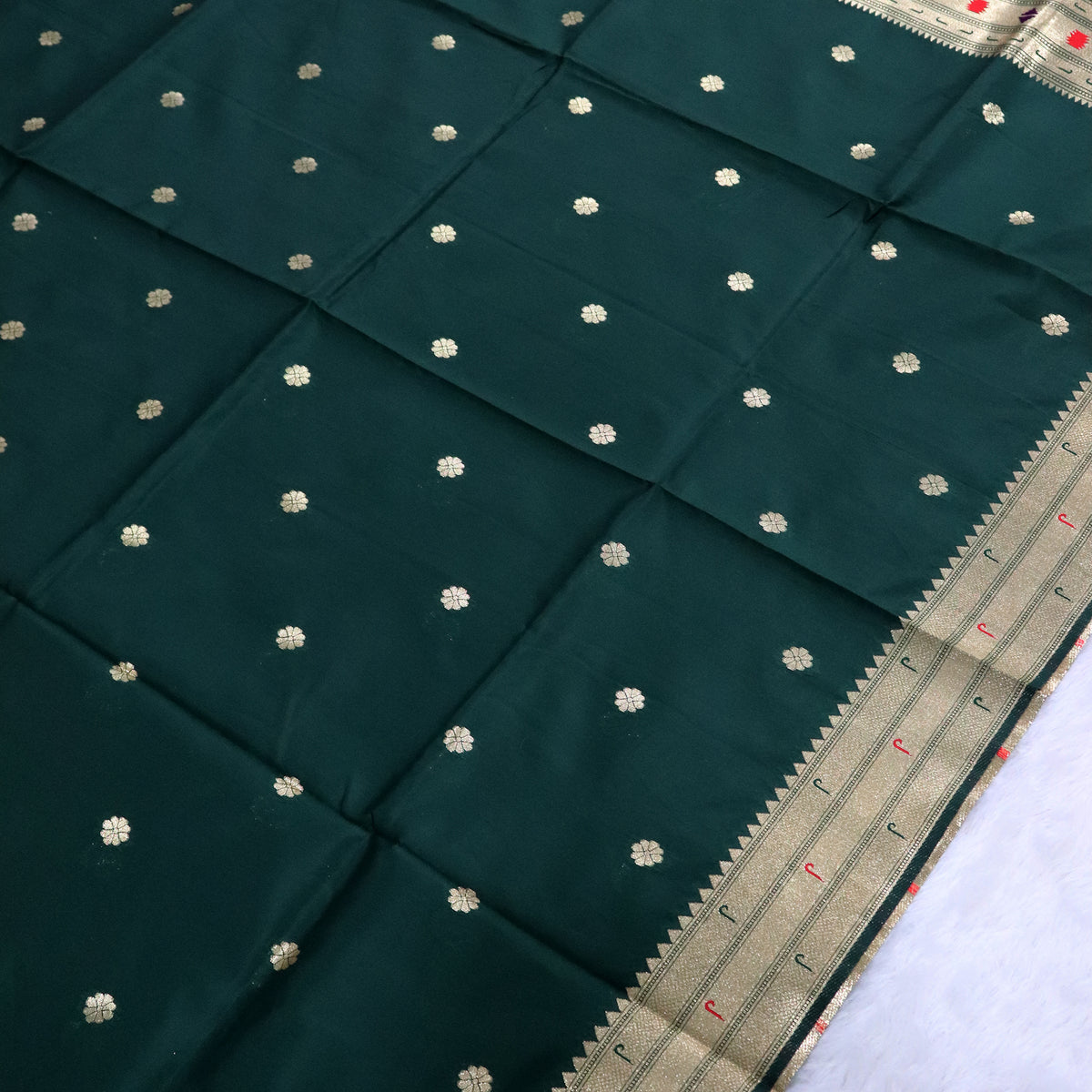 Banarasi Soft Silk Saree Festive Woven Jacquard Zari Border Sarees with Unstitched Blouse Piece.