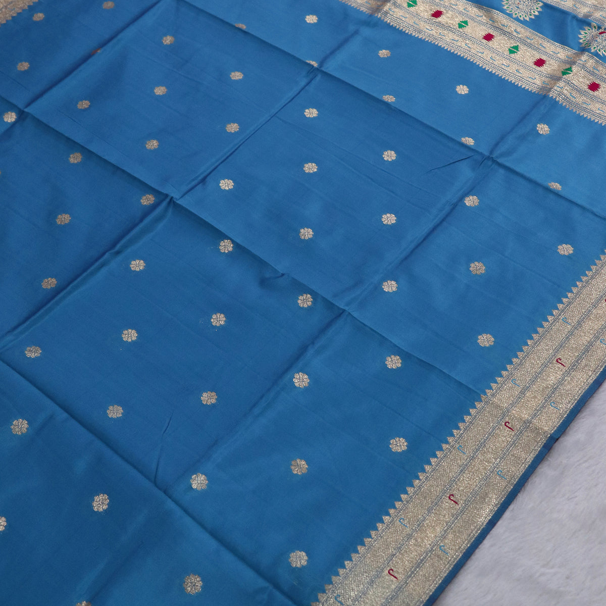 Banarasi Soft Silk Saree Festive Woven Jacquard Zari Border Sarees with Unstitched Blouse Piece.