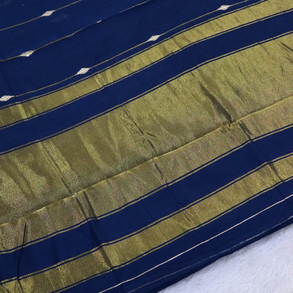Women's Zari Maheshswari Cotton Blend Zari Woven Saree with Unstitched Blouse Piece.
