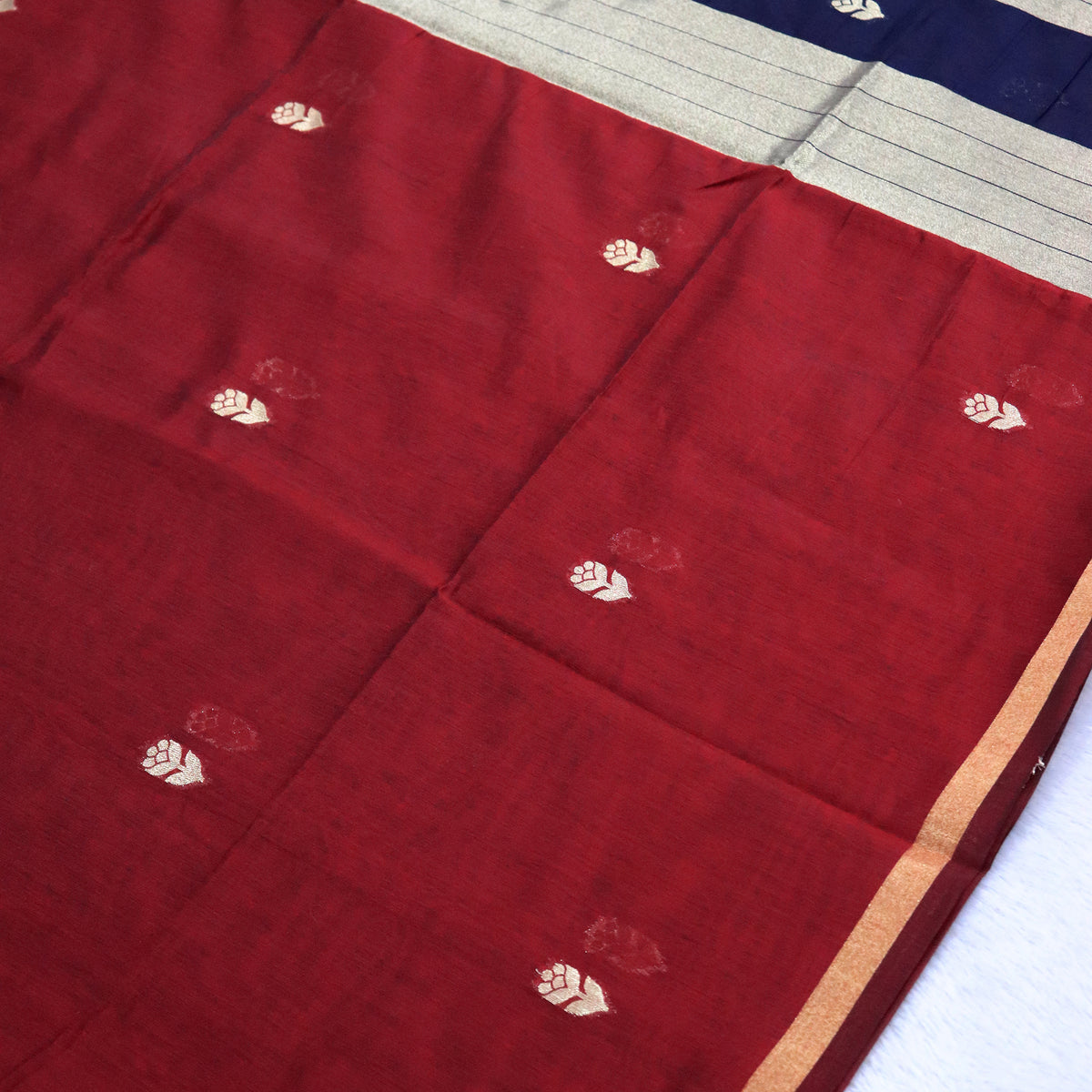 Women's Traditional Chanderi Cotton Linen Blend Saree with Zari Woven Border & Unstitched Blouse Piece.