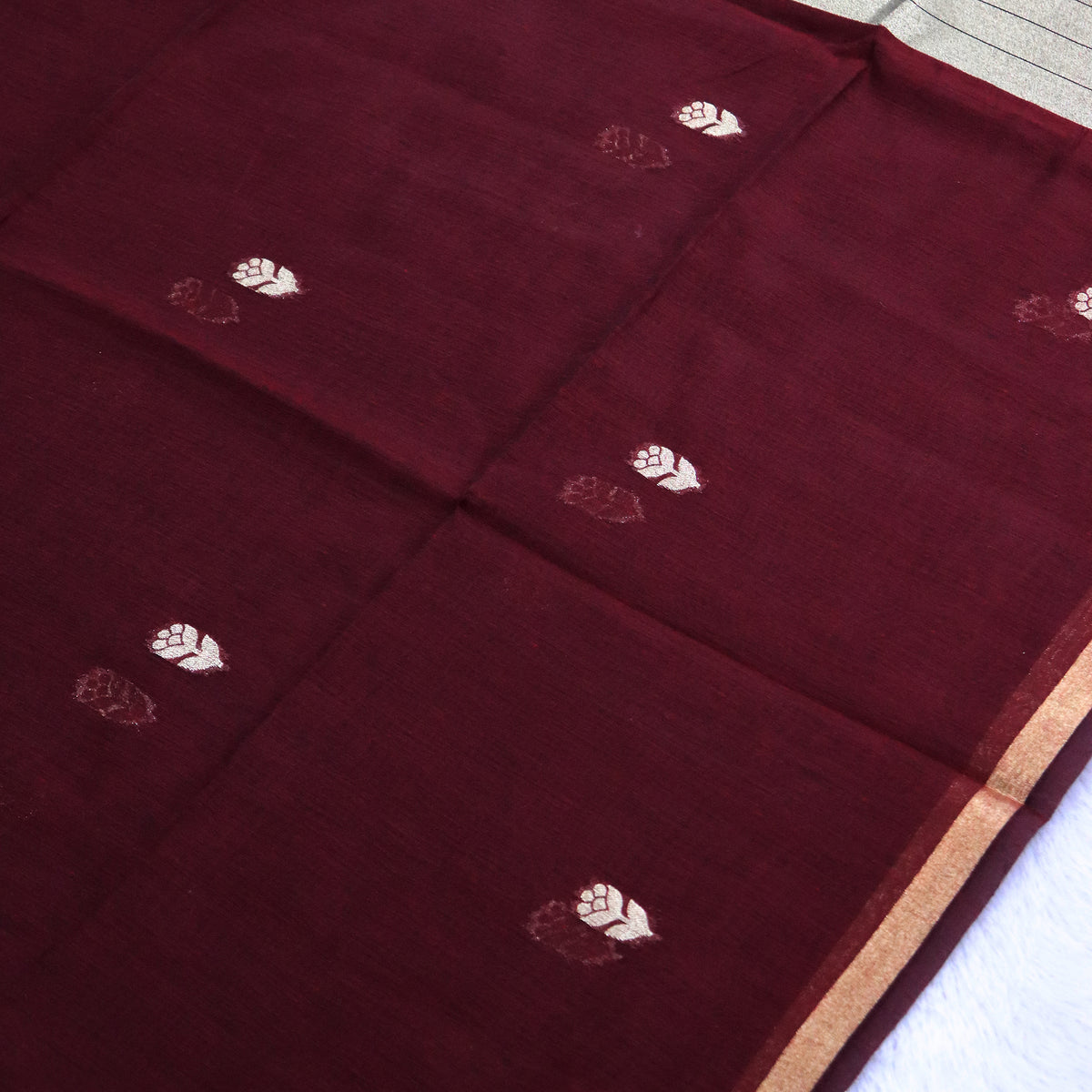 Women's Traditional Chanderi Cotton Linen Blend Saree with Zari Woven Border & Unstitched Blouse Piece.