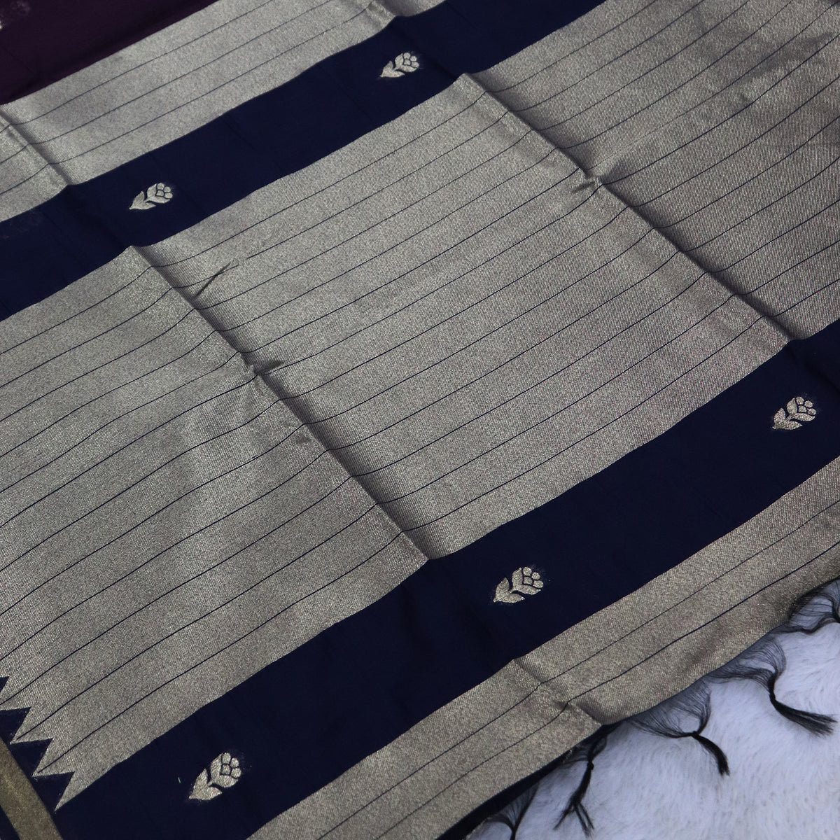 Women's Traditional Chanderi Cotton Linen Blend Saree with Zari Woven Border & Unstitched Blouse Piece.