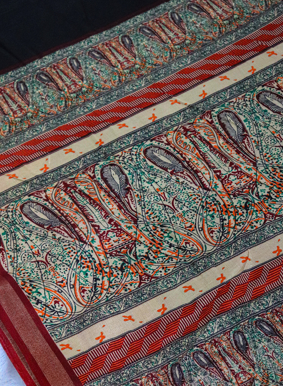 Women's Printed Silk Blend Saree with Unstitched Blouse Piece.