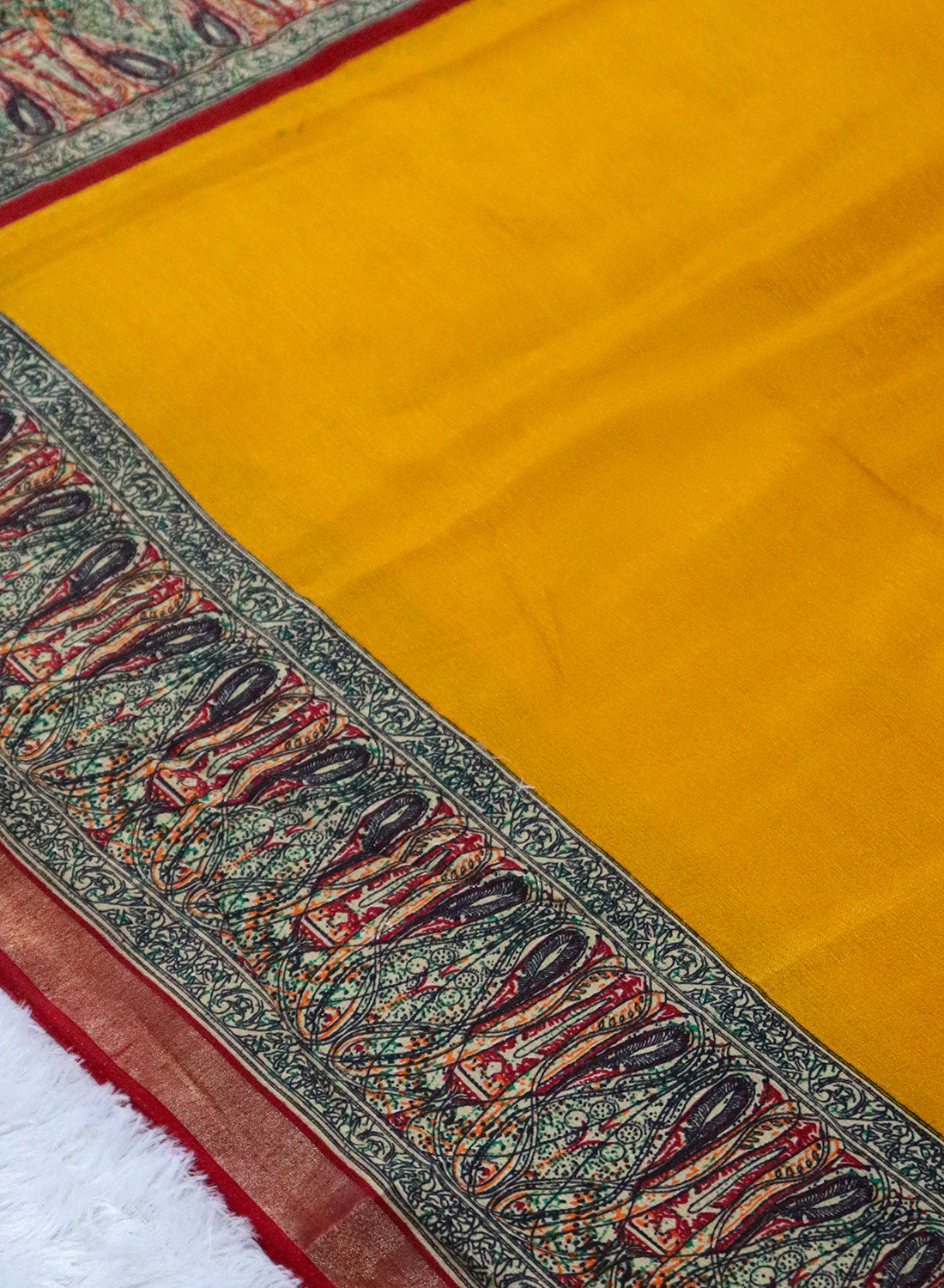 Women's Printed Silk Blend Saree with Unstitched Blouse Piece.